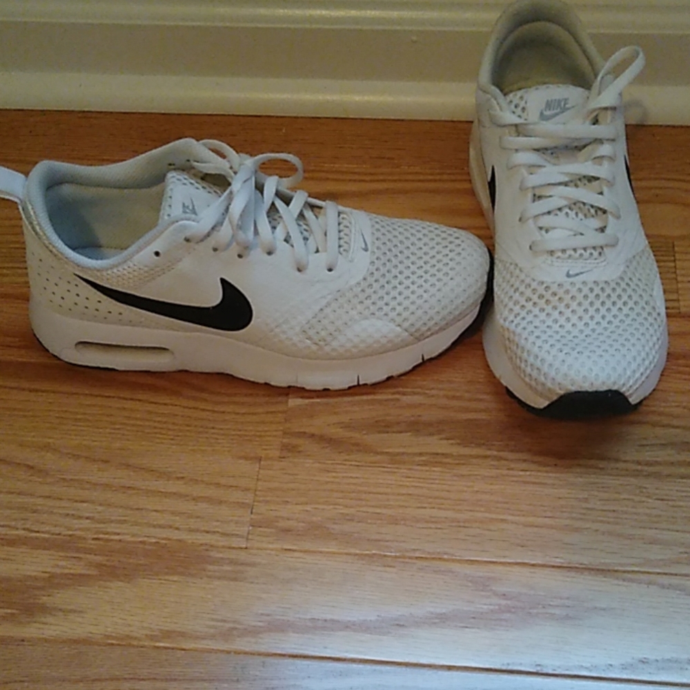 Nike air shoes white w/mesh look black strip